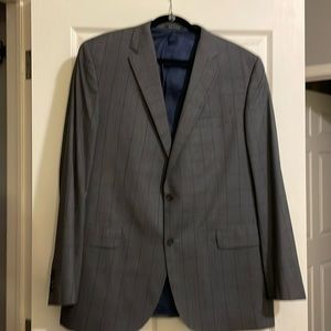 Men’s suit set. Cremieux Jacket size 46 L 40. Pant size 40L grey